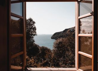 Jak skutecznie umy&cacute; okna?